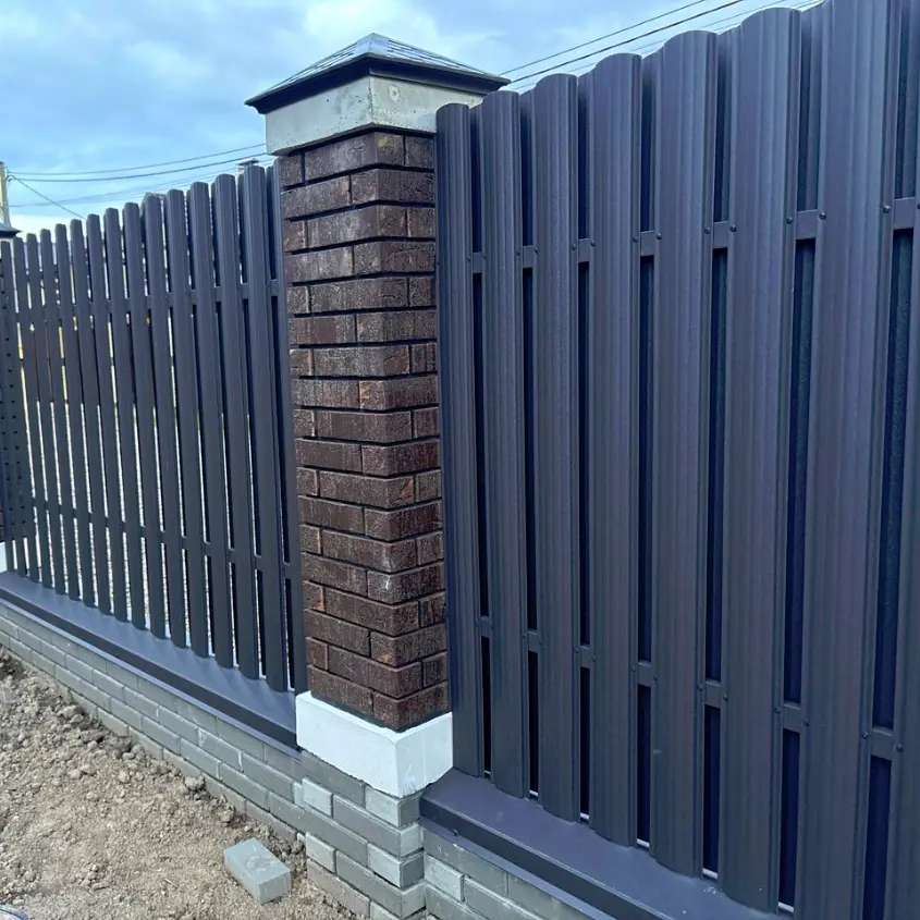 Фото 6 Штакетник Полукруглый RAL8019 МАТТЕ Темный Шоколад двусторонний